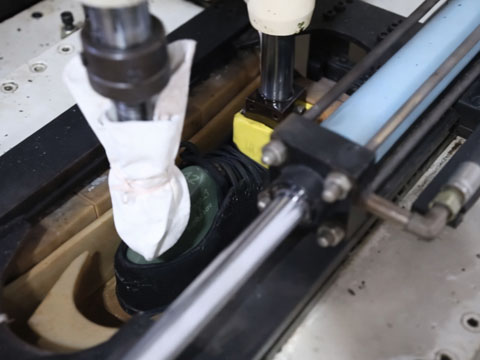Keytop Shoes production floor — barefoot shoe assembly line in Jinjiang, Fujian, China