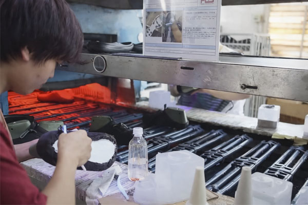 In-house quality control and inspection for barefoot shoes