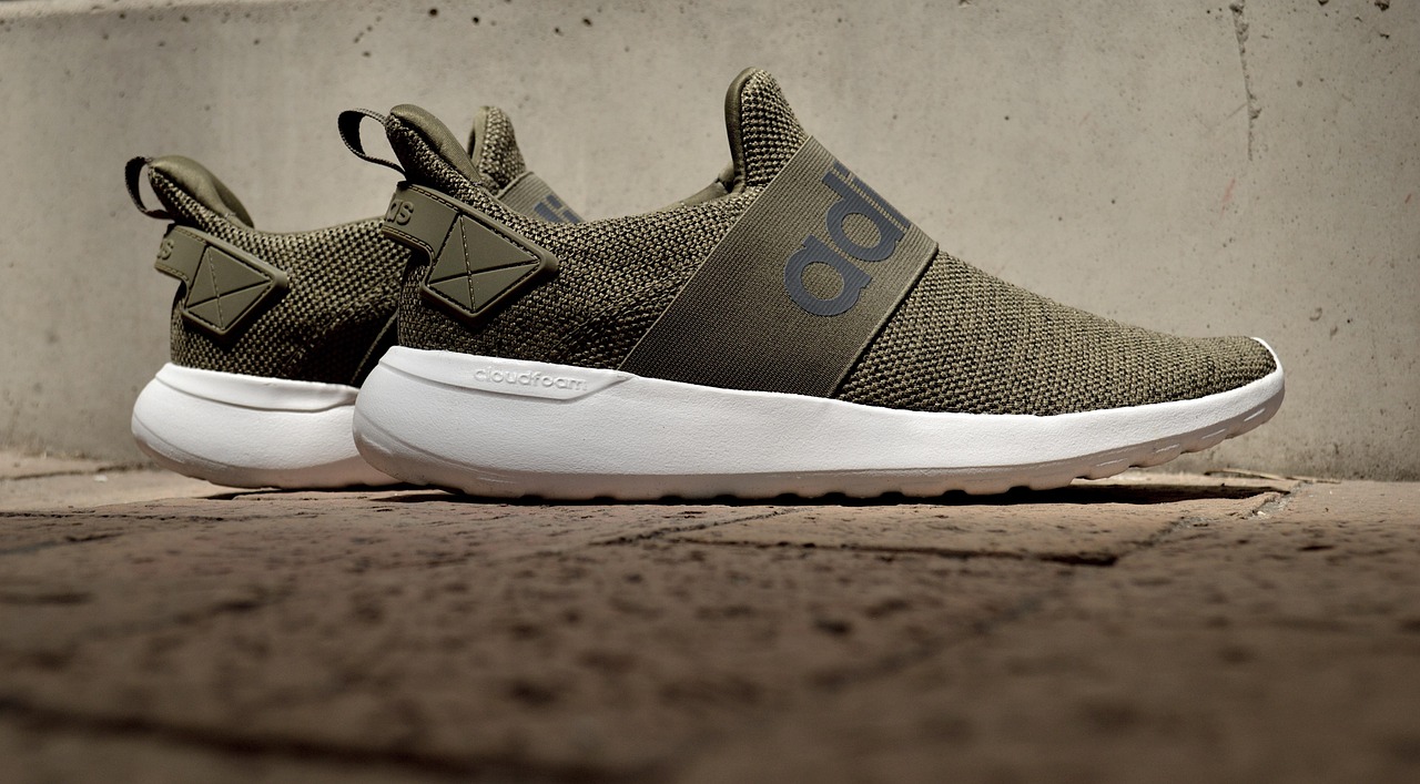 wide toe box shoes OEM fit consistency